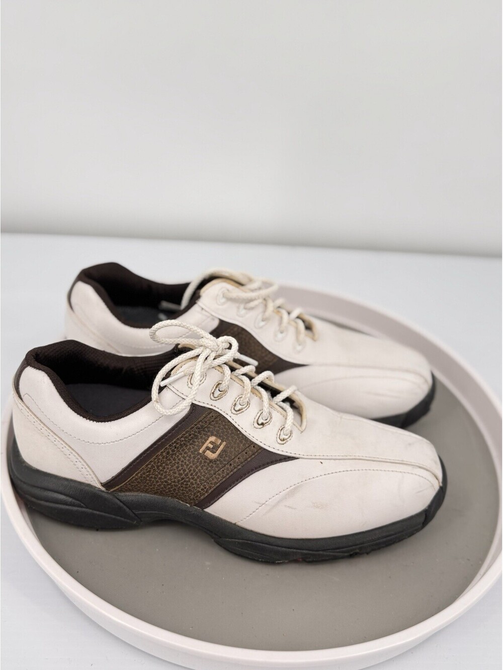 Footjoy Mens Golf Shoes Size 9M white brown spikeless leather with new Ortho- in